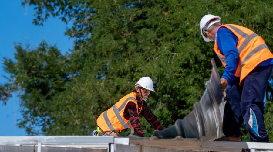 Roof repair in Wapiti, WY